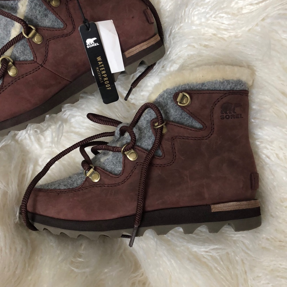 New Sorel Sneakchic Alpine Holiday Boots - Picture 4 of 13